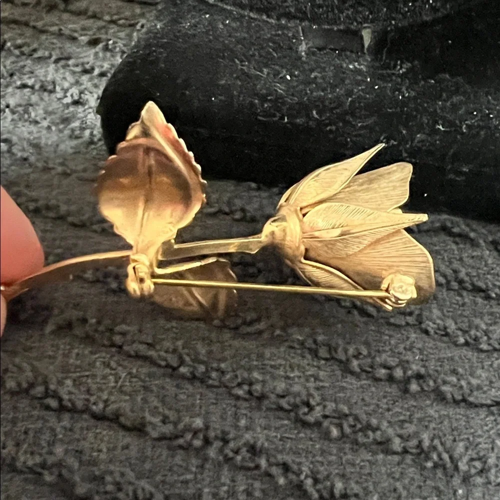 Giovanni Gold Toned Rose Brooch/Pin - Beautiful